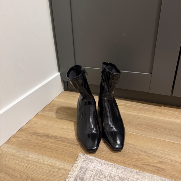 ZARA Faux Patent Black Ankle Block Heels Boots - Picture 2 of 4